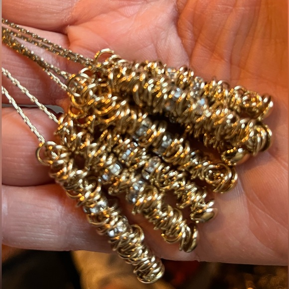 Classic and contemporary at the same time. Gold multi/tassel statement necklace - Picture 3 of 12